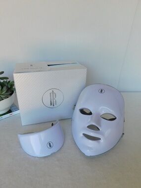 RegenaLight Wireless LED Light Mask with Neck Mask - EUC